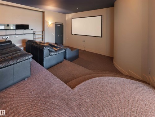 28 Riverside Crescent, Edmonton, AB - Indoor Photo Showing Other Room