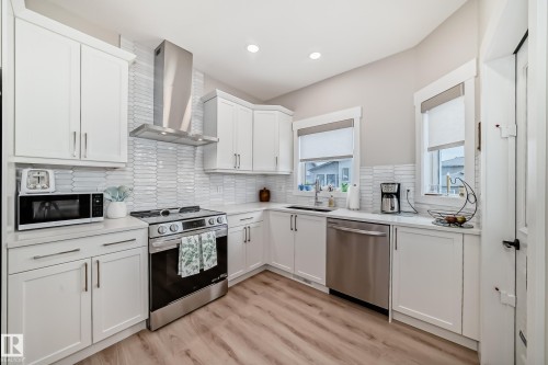 37 150 Everitt Dr, St. Albert, AB - Indoor Photo Showing Kitchen With Stainless Steel Kitchen With Upgraded Kitchen