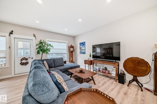 37 150 Everitt Dr, St. Albert, AB - Indoor Photo Showing Living Room