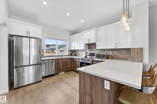 52 Penn Place, Spruce Grove, AB - Indoor Photo Showing Kitchen