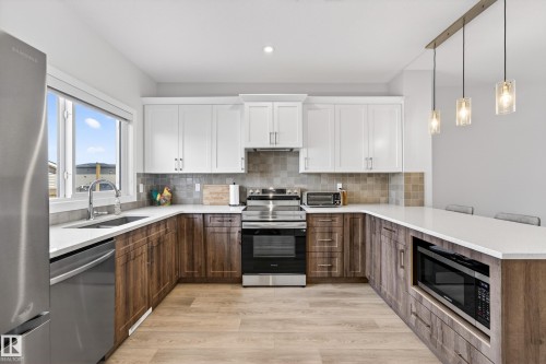 52 Penn Place, Spruce Grove, AB - Indoor Photo Showing Kitchen