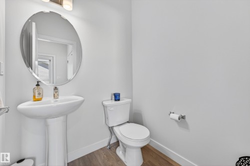 52 Penn Place, Spruce Grove, AB - Indoor Photo Showing Bathroom