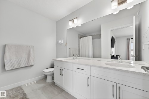 52 Penn Place, Spruce Grove, AB - Indoor Photo Showing Bathroom