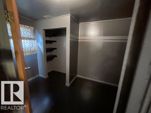 5339 52 Ave, Mundare, AB 