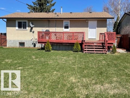 5339 52 Ave, Mundare, AB 