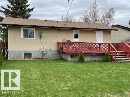 5339 52 Ave, Mundare, AB 