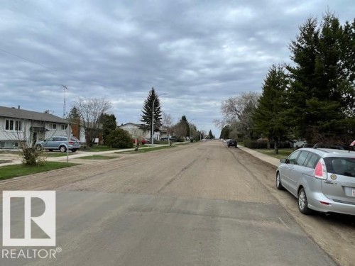 5339 52 Ave, Mundare, AB 
