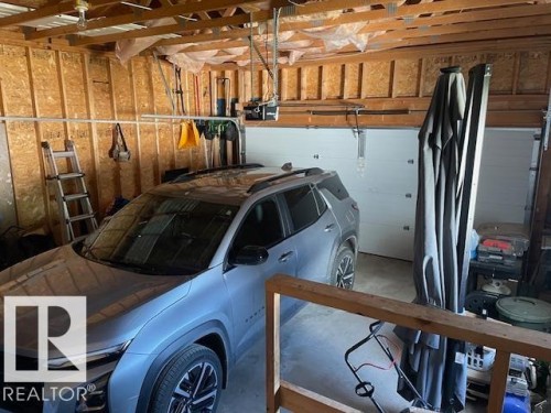 5324 54 Avenue, Mundare, AB - Indoor Photo Showing Garage