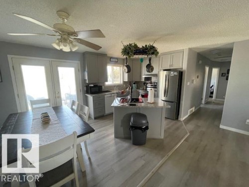 5324 54 Avenue, Mundare, AB - Indoor Photo Showing Other Room
