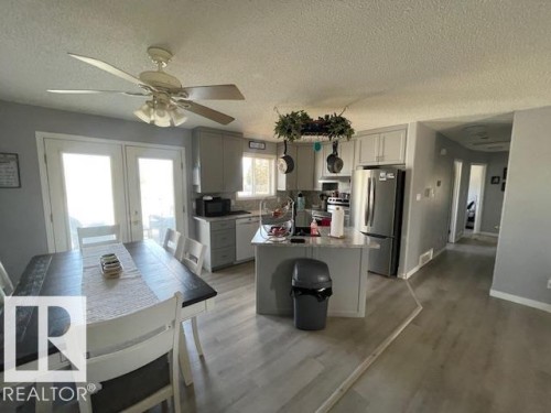 5324 54 Avenue, Mundare, AB - Indoor