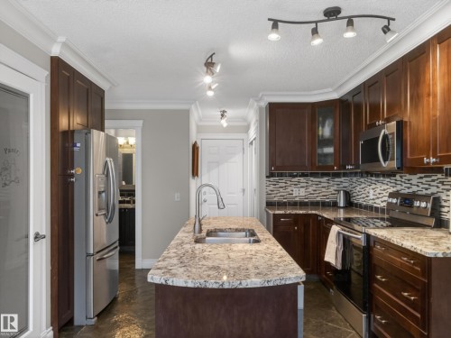 40 English Way, St. Albert, AB - Indoor Photo Showing Kitchen With Double Sink With Upgraded Kitchen