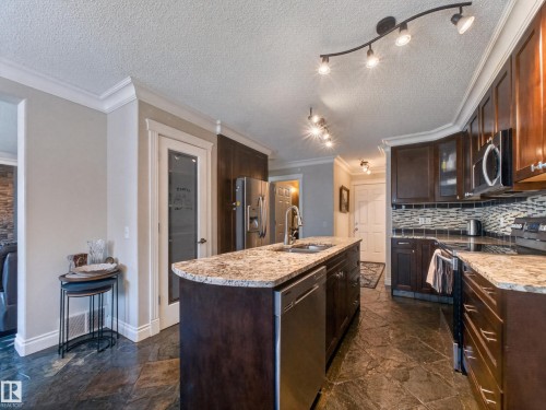40 English Way, St. Albert, AB - Indoor Photo Showing Kitchen With Upgraded Kitchen