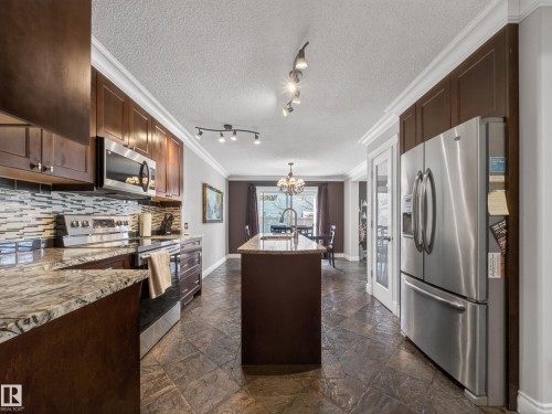 40 English Way, St. Albert, AB - Indoor Photo Showing Kitchen With Stainless Steel Kitchen With Upgraded Kitchen