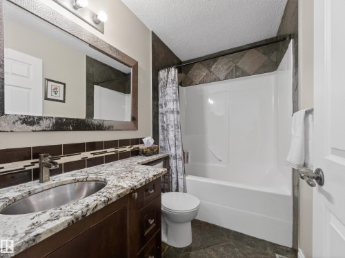 40 English Way, St. Albert, AB - Indoor Photo Showing Bathroom