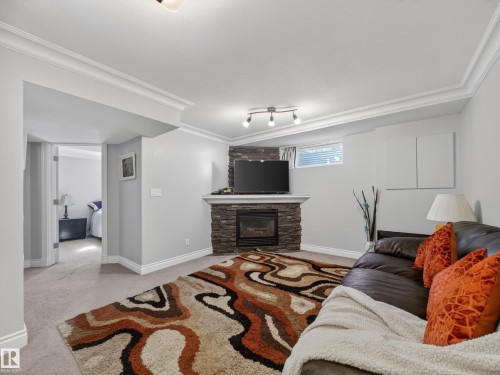 40 English Way, St. Albert, AB - Indoor