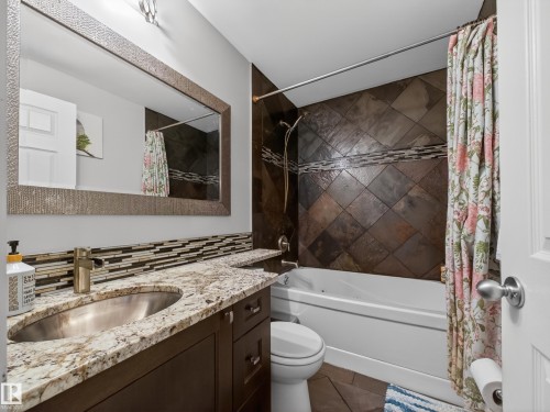 40 English Way, St. Albert, AB - Indoor Photo Showing Bathroom