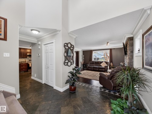 40 English Way, St. Albert, AB - Indoor