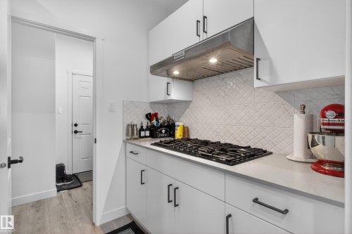 1412 11 Avenue, Edmonton, AB - Indoor Photo Showing Kitchen With Upgraded Kitchen