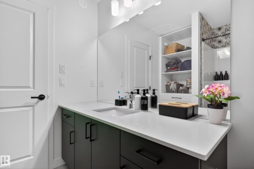 1412 11 Avenue, Edmonton, AB - Indoor