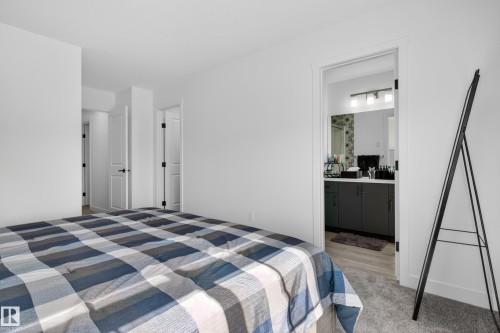 1412 11 Avenue, Edmonton, AB - Indoor Photo Showing Bedroom