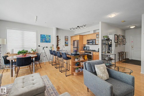 334 10023 110 Street, Edmonton, AB - Indoor