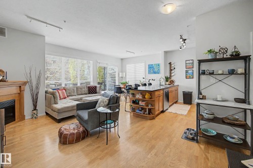 334 10023 110 Street  Edmonton, AB T5K 1J5
