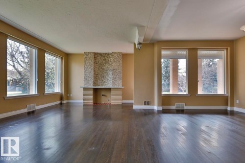 13703 101A Avenue, Edmonton, AB - Indoor