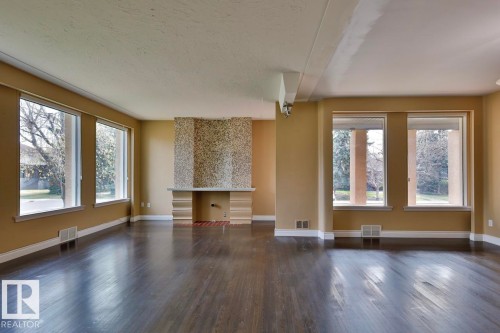 13703 101A Avenue, Edmonton, AB - Indoor Photo Showing Other Room