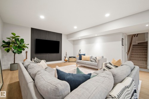 2551 Cameron Ravine Landing, Edmonton, AB - Indoor Photo Showing Living Room