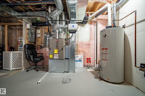 2551 Cameron Ravine Landing, Edmonton, AB - Indoor Photo Showing Basement