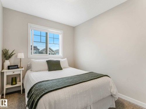 2426 Trumpeter Way, Edmonton, AB - Indoor Photo Showing Bedroom