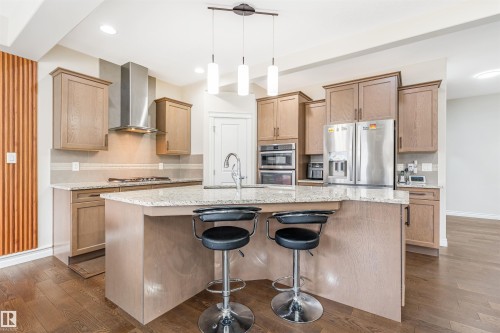 5907 19 Avenue, Edmonton, AB - Indoor Photo Showing Kitchen With Stainless Steel Kitchen With Upgraded Kitchen