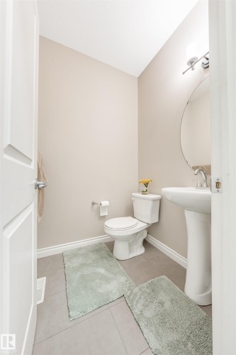 5907 19 Avenue, Edmonton, AB - Indoor Photo Showing Bathroom