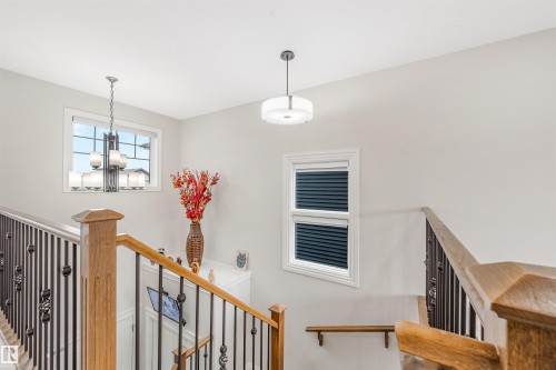 5907 19 Avenue, Edmonton, AB - Indoor Photo Showing Other Room