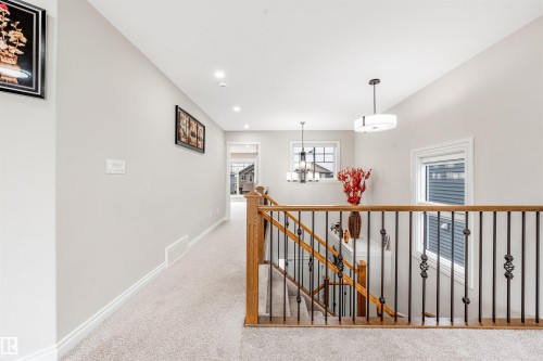 5907 19 Avenue, Edmonton, AB - Indoor Photo Showing Other Room