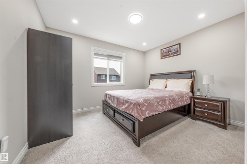 5907 19 Avenue, Edmonton, AB - Indoor Photo Showing Bedroom
