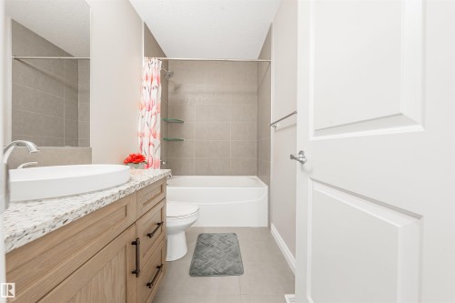 5907 19 Avenue, Edmonton, AB - Indoor Photo Showing Bathroom