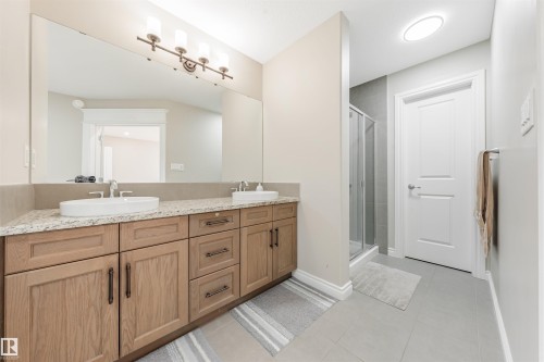 5907 19 Avenue, Edmonton, AB - Indoor Photo Showing Bathroom
