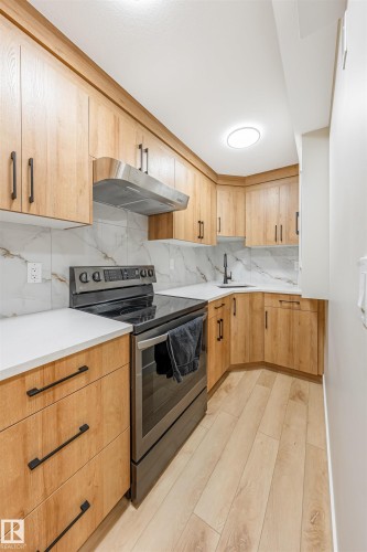 5907 19 Avenue, Edmonton, AB - Indoor Photo Showing Kitchen