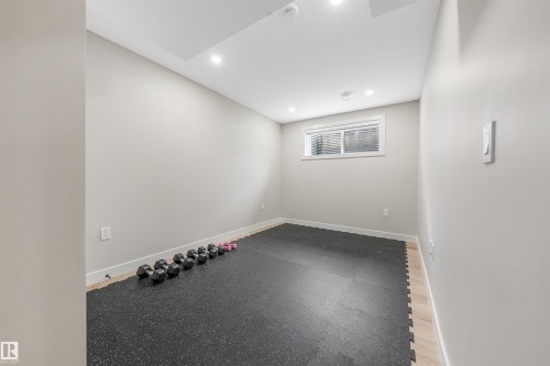 5907 19 Avenue, Edmonton, AB - Indoor Photo Showing Other Room