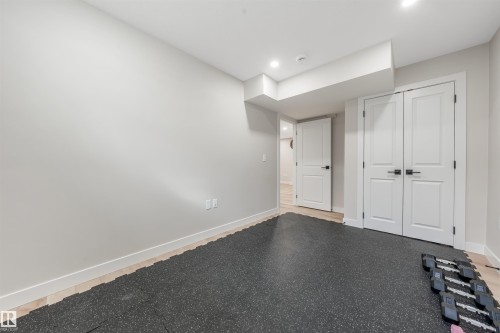 5907 19 Avenue, Edmonton, AB - Indoor Photo Showing Other Room