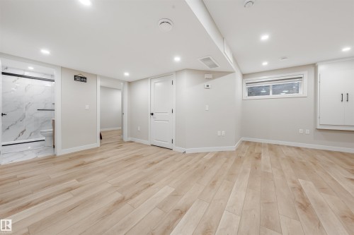 5907 19 Avenue, Edmonton, AB - Indoor