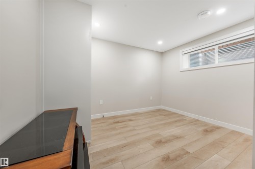 5907 19 Avenue, Edmonton, AB - Indoor