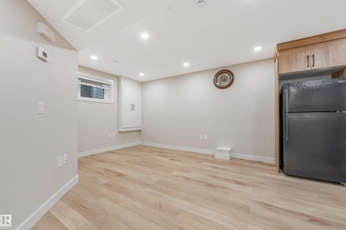 5907 19 Avenue, Edmonton, AB - Indoor