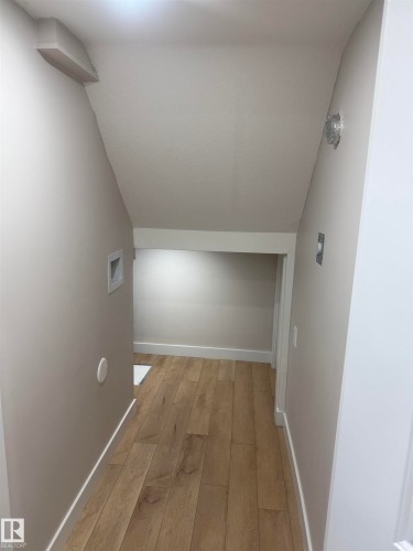 5907 19 Avenue, Edmonton, AB - Indoor Photo Showing Other Room