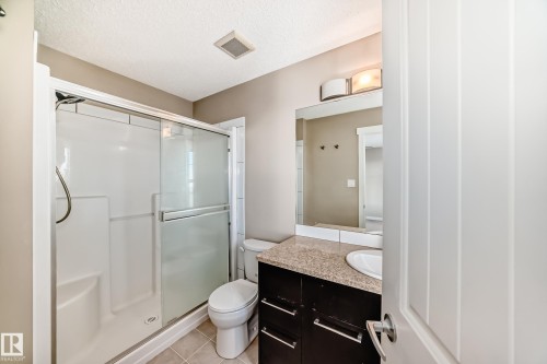 65 8315 180 Avenue, Edmonton, AB - Indoor Photo Showing Bathroom