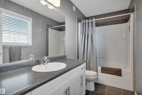16408 12 Avenue, Edmonton, AB - Indoor Photo Showing Bathroom