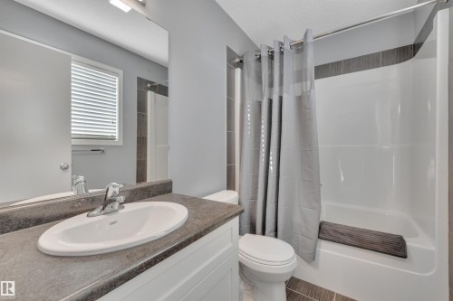 16408 12 Avenue, Edmonton, AB - Indoor Photo Showing Bathroom