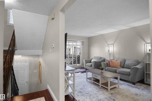 10648 158 Avenue, Edmonton, AB - Indoor Photo Showing Living Room
