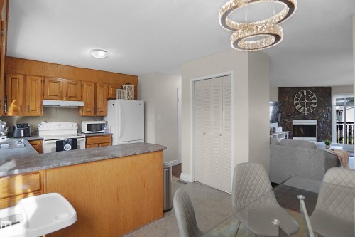 10648 158 Avenue, Edmonton, AB - Indoor Photo Showing Kitchen